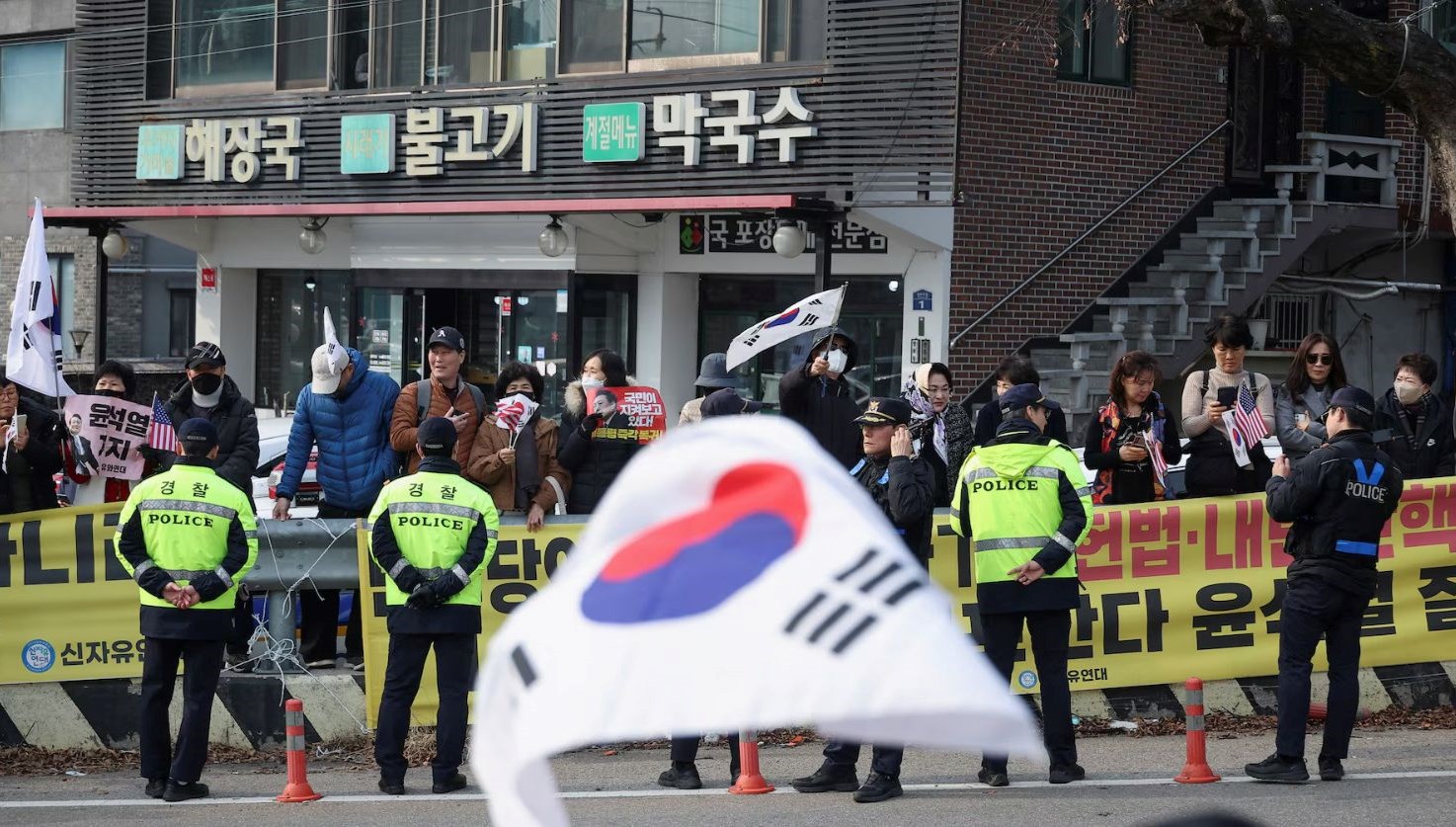 K-pop Konserine Hazırlıkta Şok: Bomba İhbarı ile Güvenlik Alarmda!