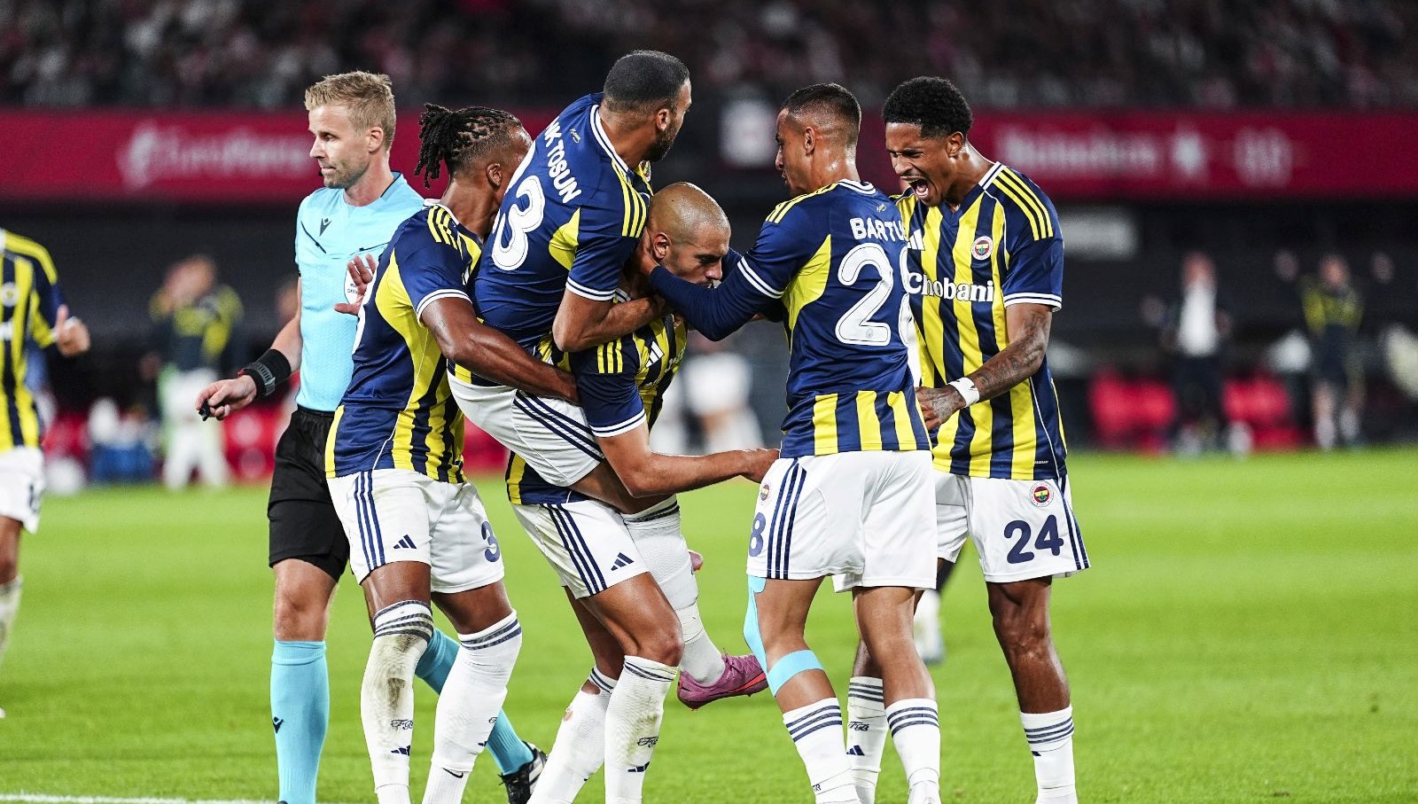 Fenerbahçe-Feyenoord İhtişamı: Rövanş Maçı Zamanı, Saat ve Yayın Bilgileri!
