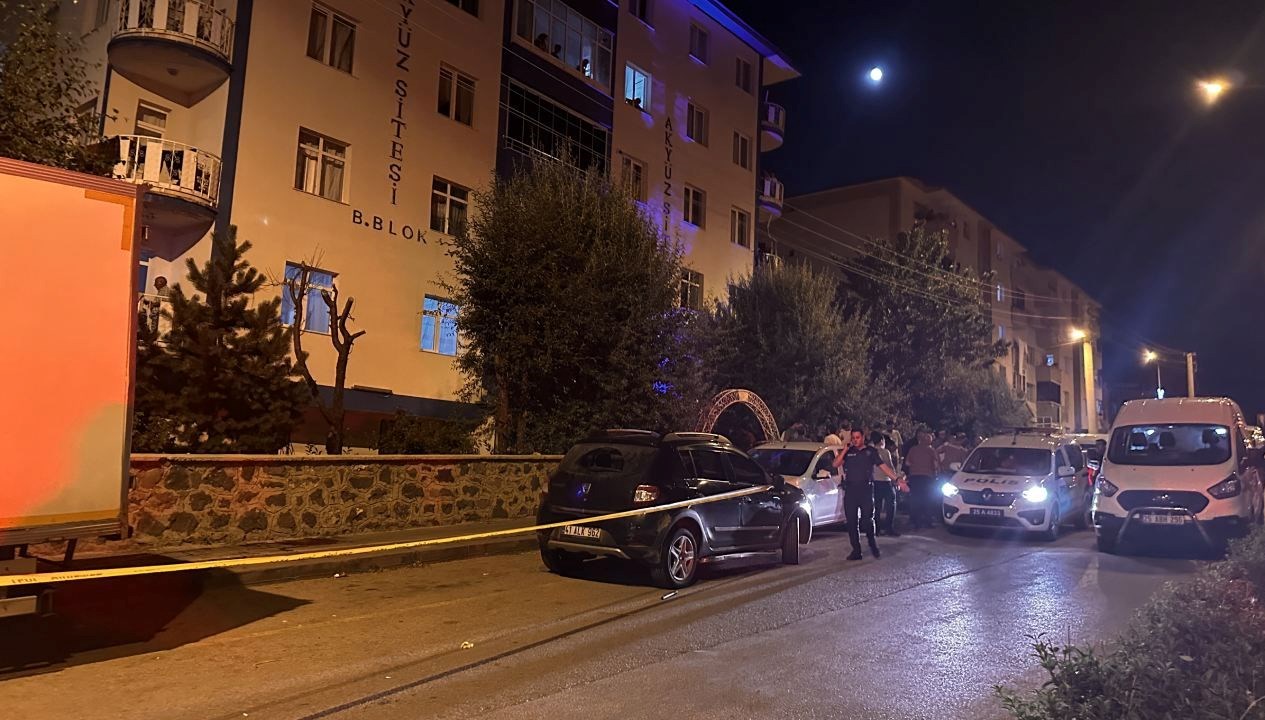 Erzurum'daki Bıçaklı Olayda Kan Aktı: 1 Ölü, 2 Yaralı!
