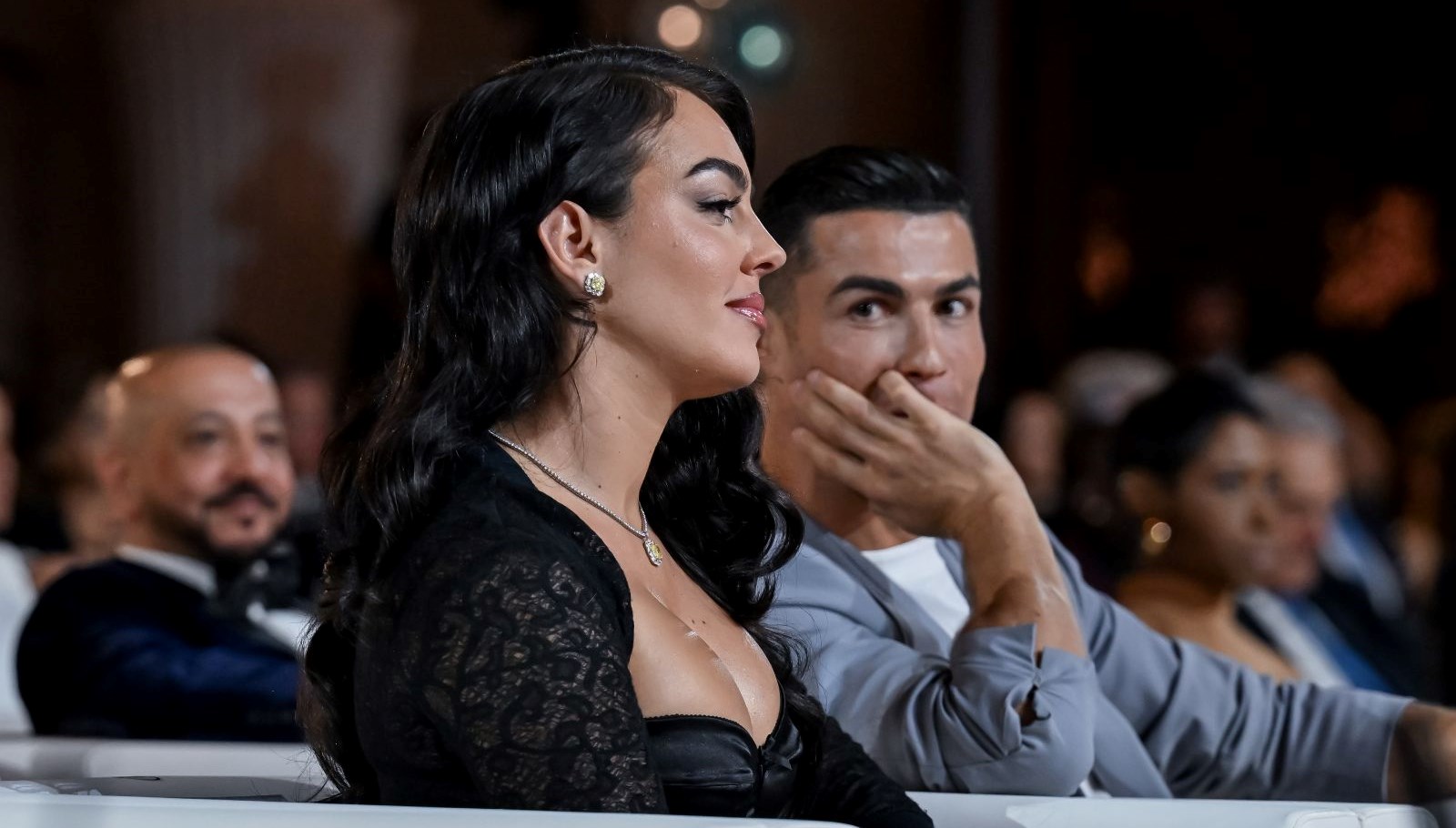 Cristiano Ronaldo ve Georgina Rodriguez’in Nişanı: Yüzük Değeriyle Göz Kamaştırdı!