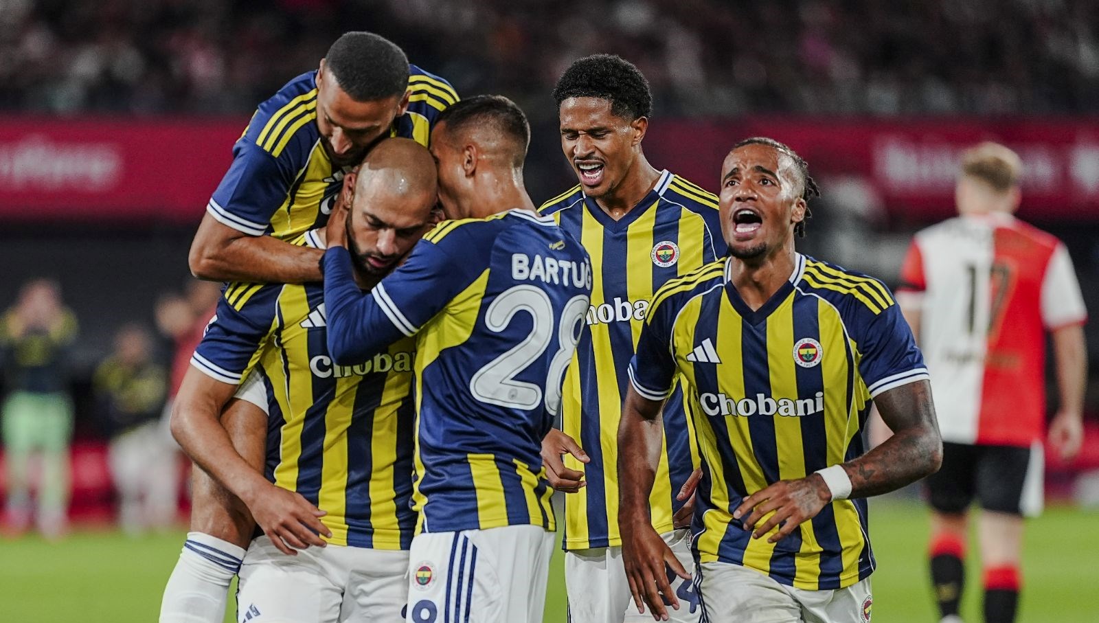 Fenerbahçe, Feyenoord'u geçerek zaferle mi dönecek?