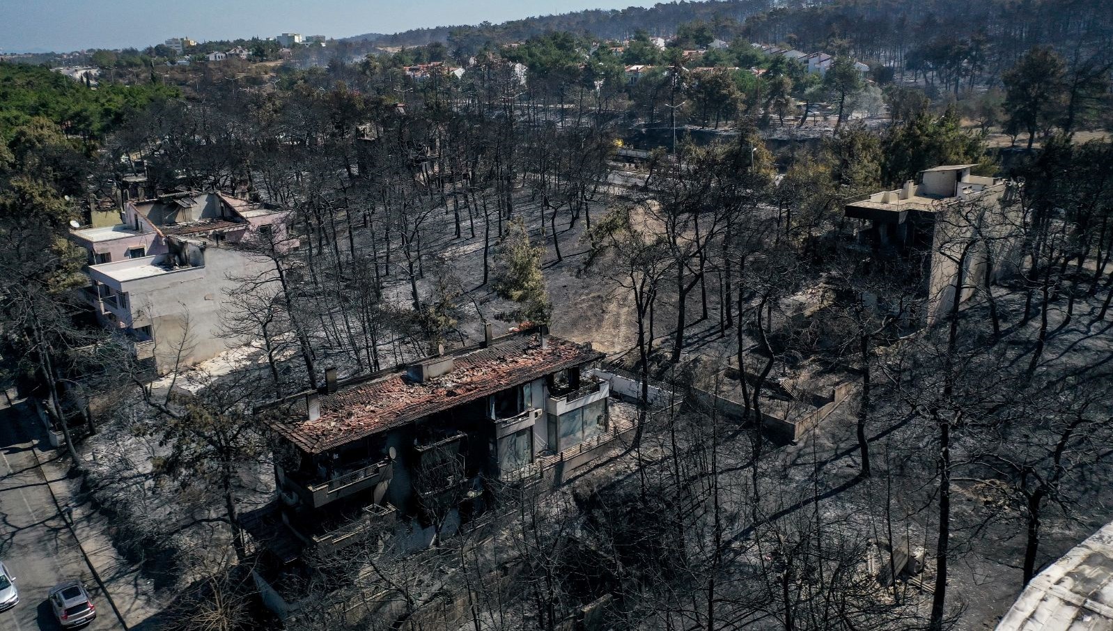Çanakkale’deki Yangının Acı Tablosu: Küllere Karışan Evler ve Araçlar