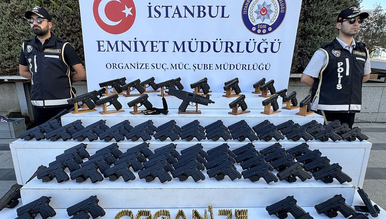 İstanbul Polisi'nden Motosikletli Çetelere Şok Baskın: 69 Gözaltı!