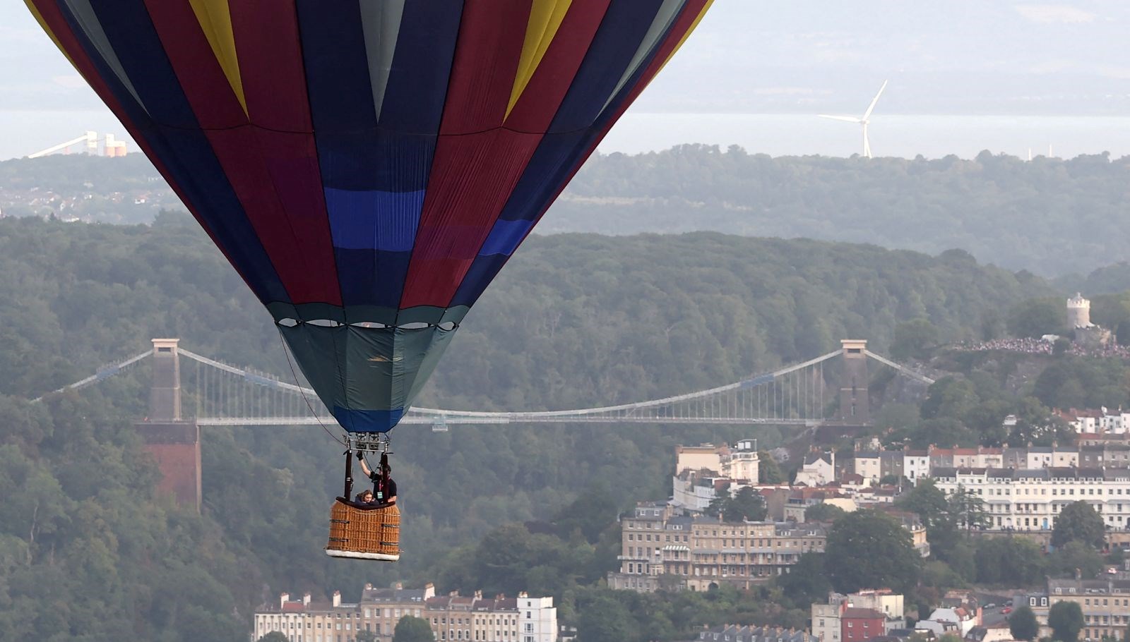 Hollanda'da Dehşet Anları: Sıcak Hava Balonu Düştü!