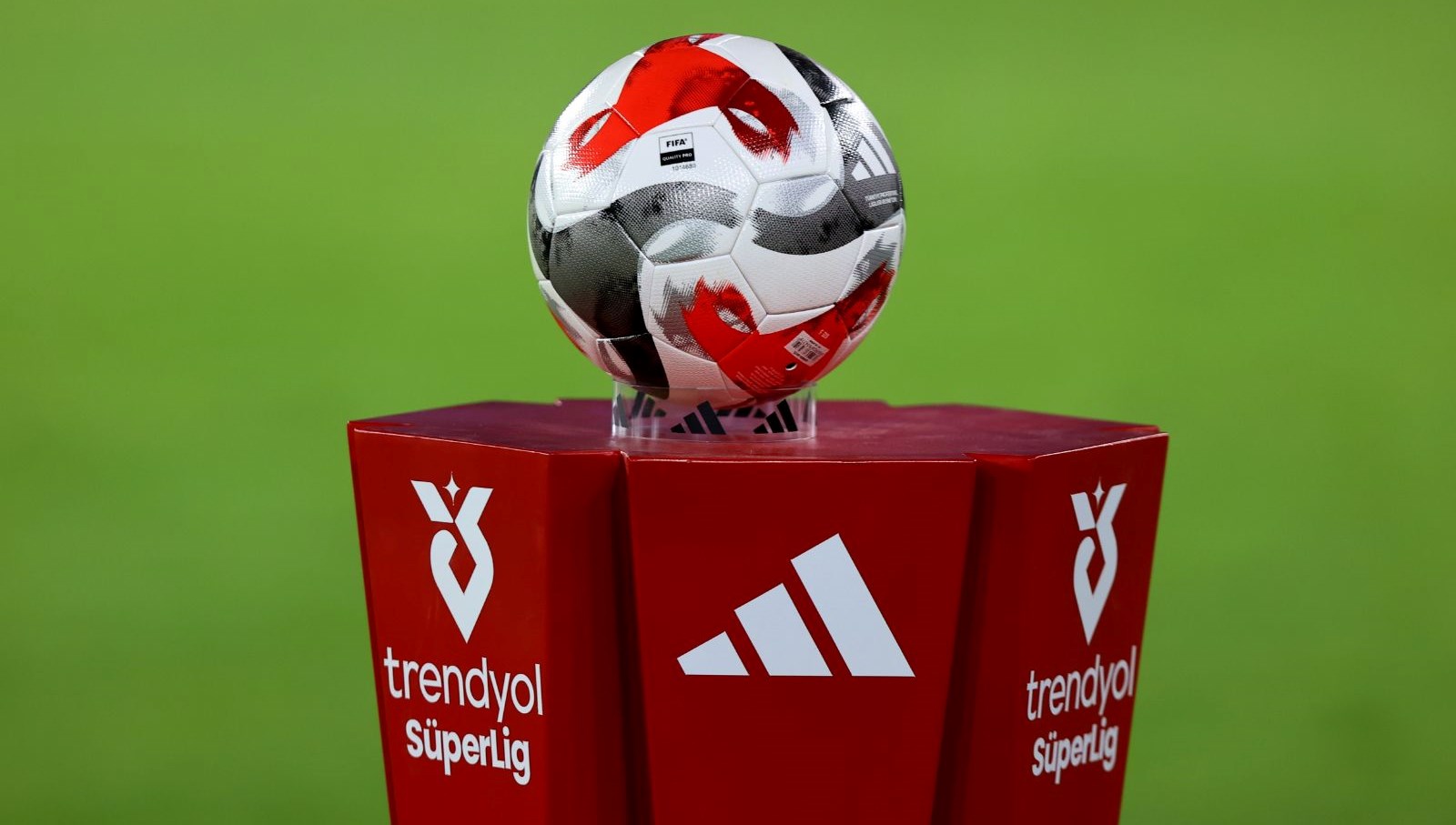 Süper Lig Heyecanı: 3. ve 4. Haftanın Programı Belli Oldu!