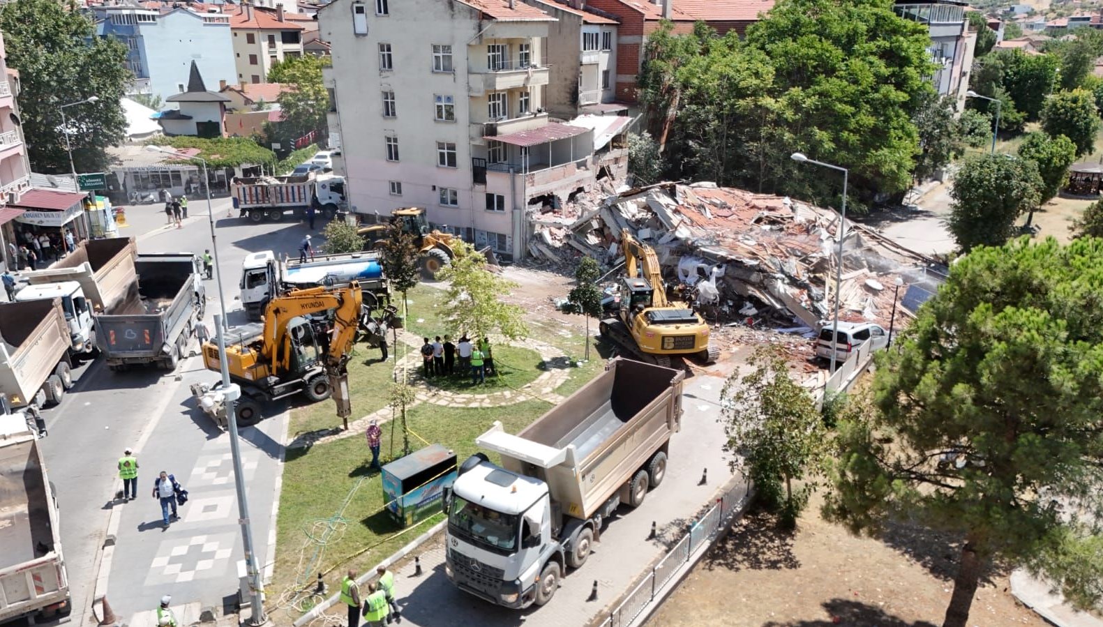Sındırgı'da Korkutan Gerçek: 831 Yapı Ağır Hasar Görmüş!