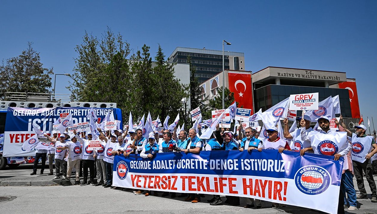 Memurlar İkinci Zam İçin Gözünü Heyecana Dikip Bekliyor!