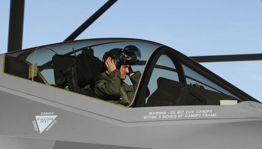 Amerikan pilotları, Rus tehdidine karşı eğitim alarak Putin'i koruma görevine hazırlanıyor!