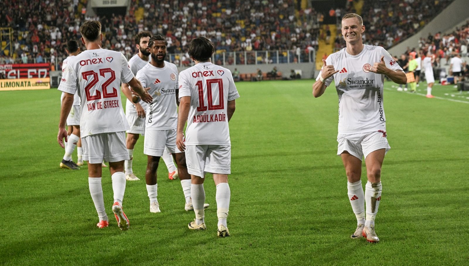 Antalyaspor, 9 Yıl Aradan Sonra Süper Lig'de Tarihi Bir Başarıya İmza Attı!