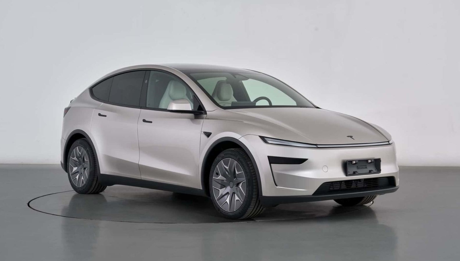 Tesla Model Y L ile Pazar Rekabetine Yenilik Getirdi!