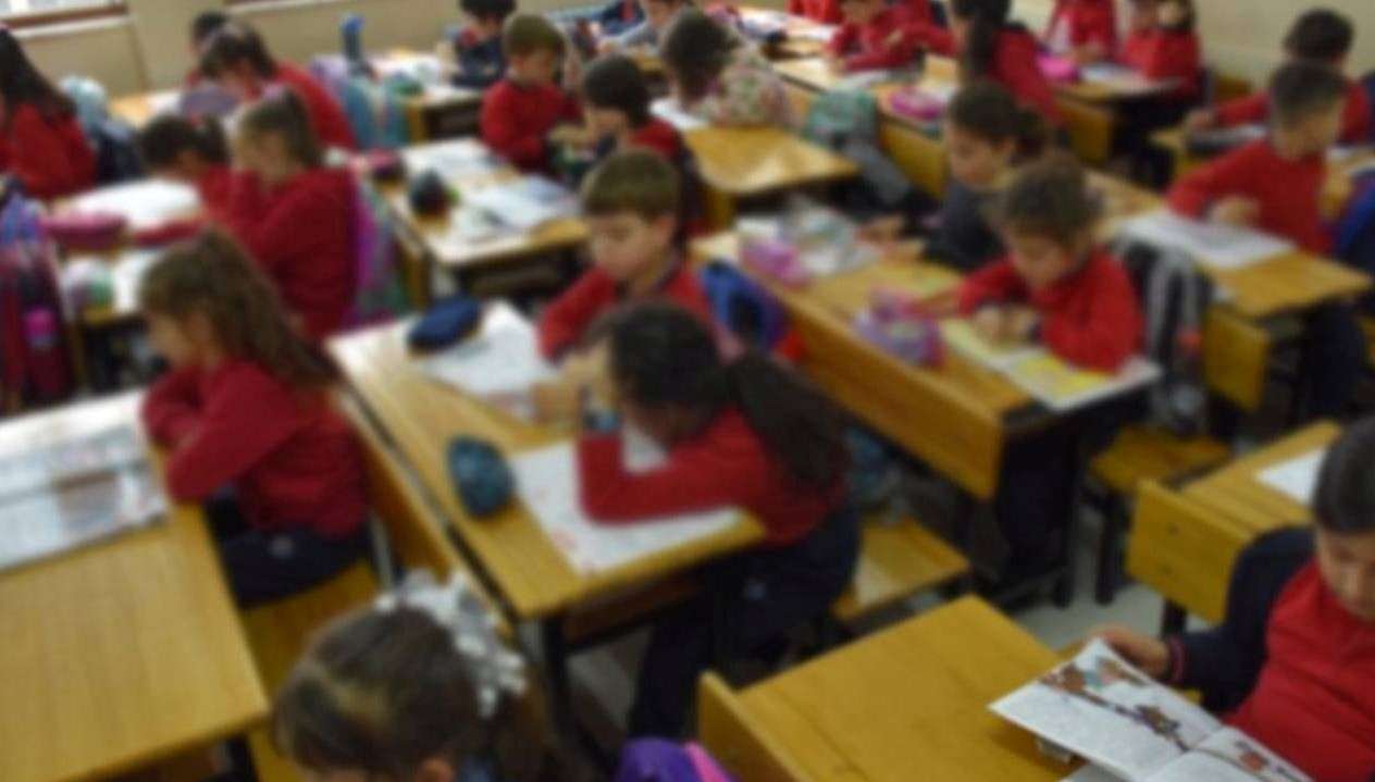 Eğitimde Fiyat Farkı: Devlet Okulu Kıyafeti 1.700 TL, Özel Okul 10.000 TL!