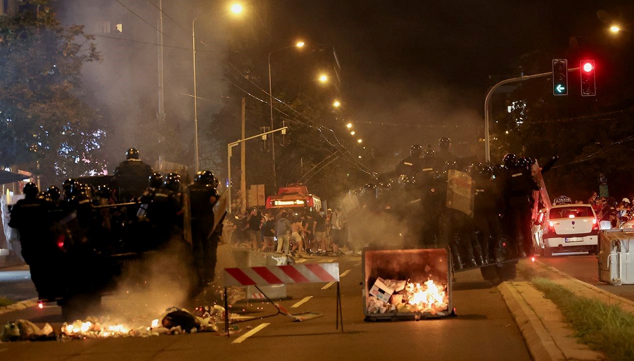 Belgrad’ın Sokaklarında Yeniden Şiddet Patlak Verdi!