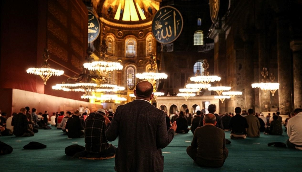 2025 Mevlid Kandili Takvimi: Mübarek Güne Hazırlık Başlıyor!