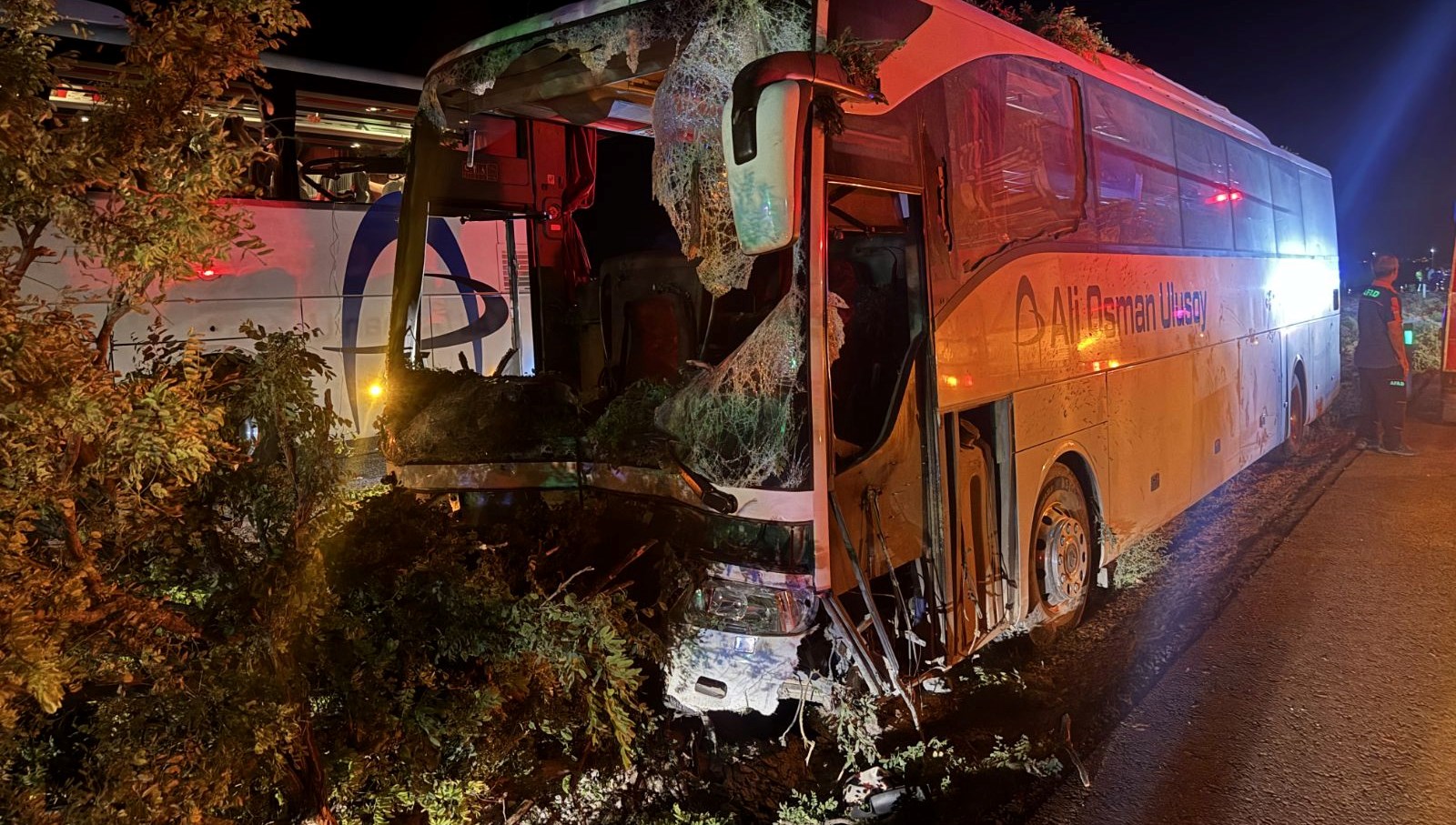 Kayseri'de Feci Otobüs Kazası: 1 Can Gitti, 13 Kişi Yaralı!