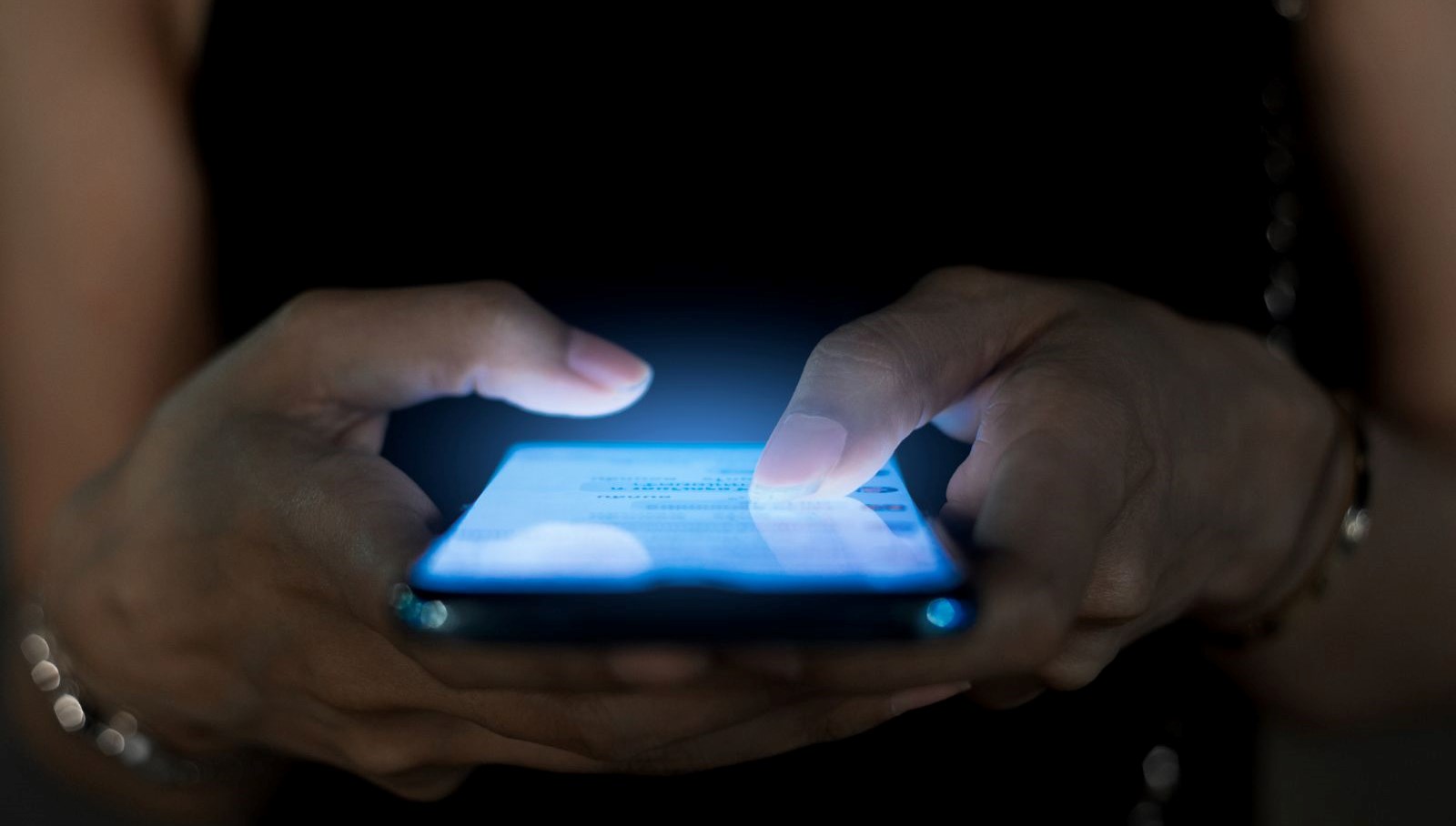 Rusya'dan Yeni Düzenleme: Tüm Telefonlarda Ulusal Mesajlaşma Uygulaması Zorunlu Olacak