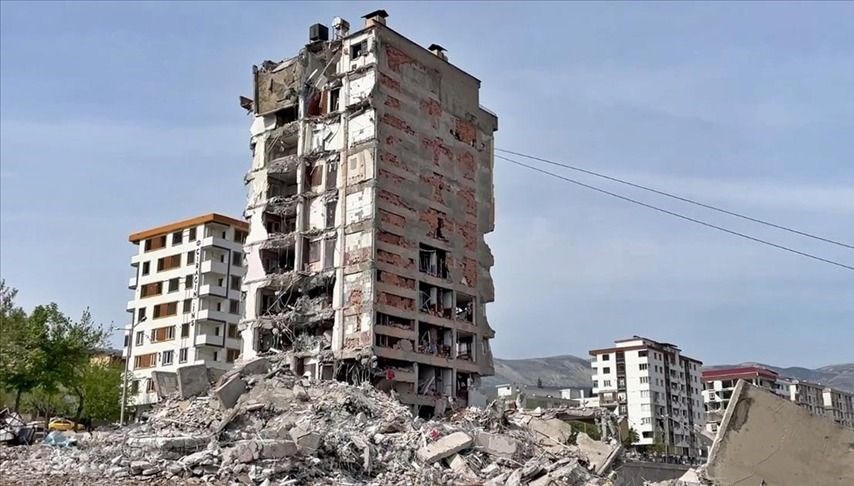 Ebrar Sitesi'nde Güvenç Apartmanı İçin 16 Belediye Çalışanına Dava Süreci Başladı