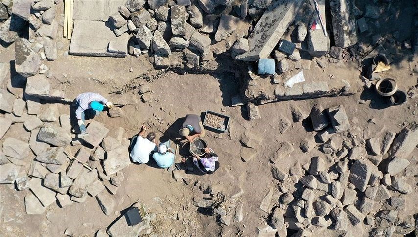 Aigai Antik Kenti'nde Tarih Gün Yüzüne Çıkıyor: Manisa'da Kazılar Devam Ediyor!