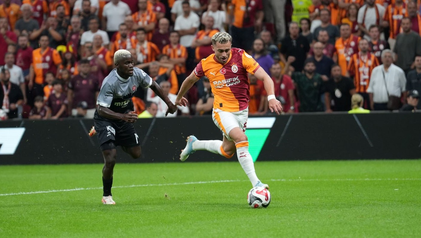 Barış Alper'in Menajeri: