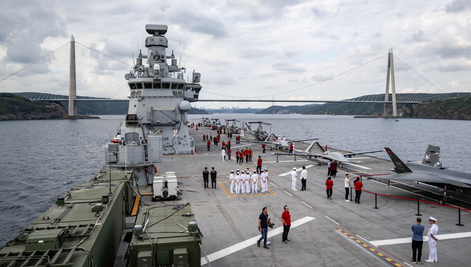 TCG Anadolu, Sarayburnu'ndan Yolculuğuna Başladı!