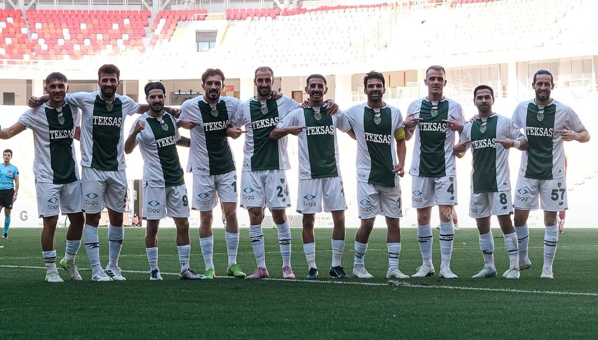 Bursaspor, Malatya'da adeta fırtına gibi esti: 8 golle sahadan galip ayrıldı!