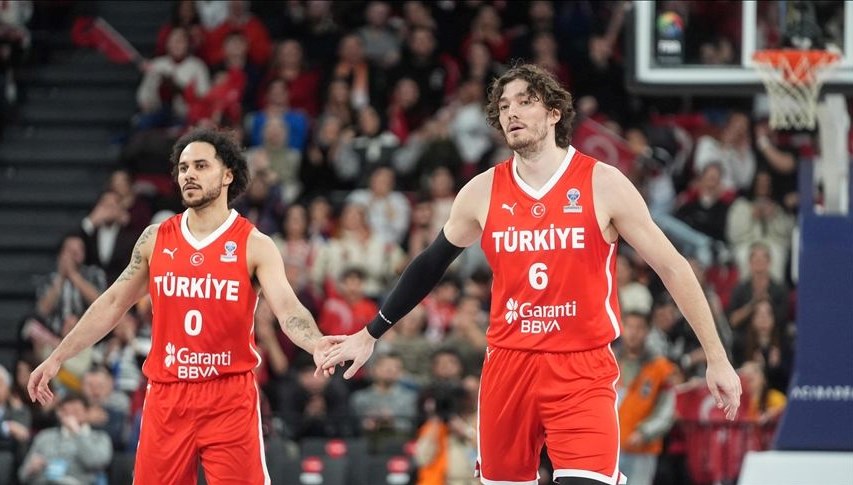 12 Dev Adam'ın EuroBasket'te 24 Yıldır Beklediği Madalyanın Peşinde