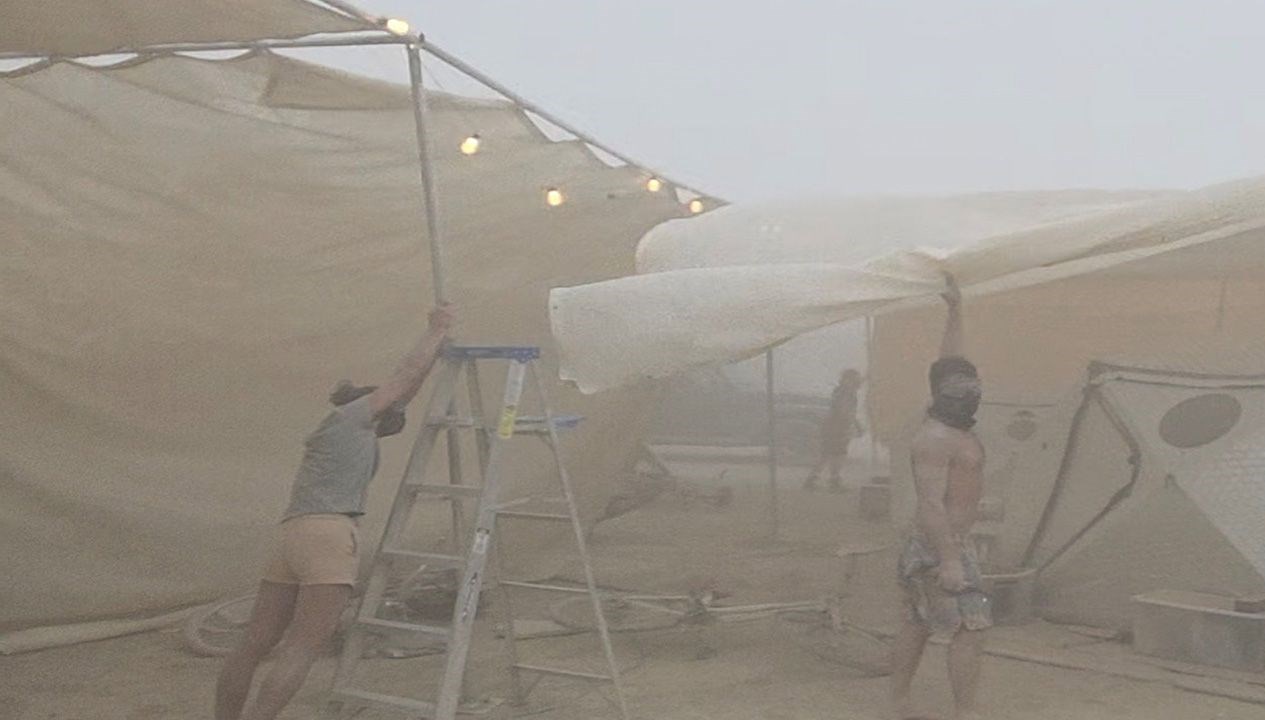 Burning Man Festivali'nde Kum Fırtınası Etkisi!