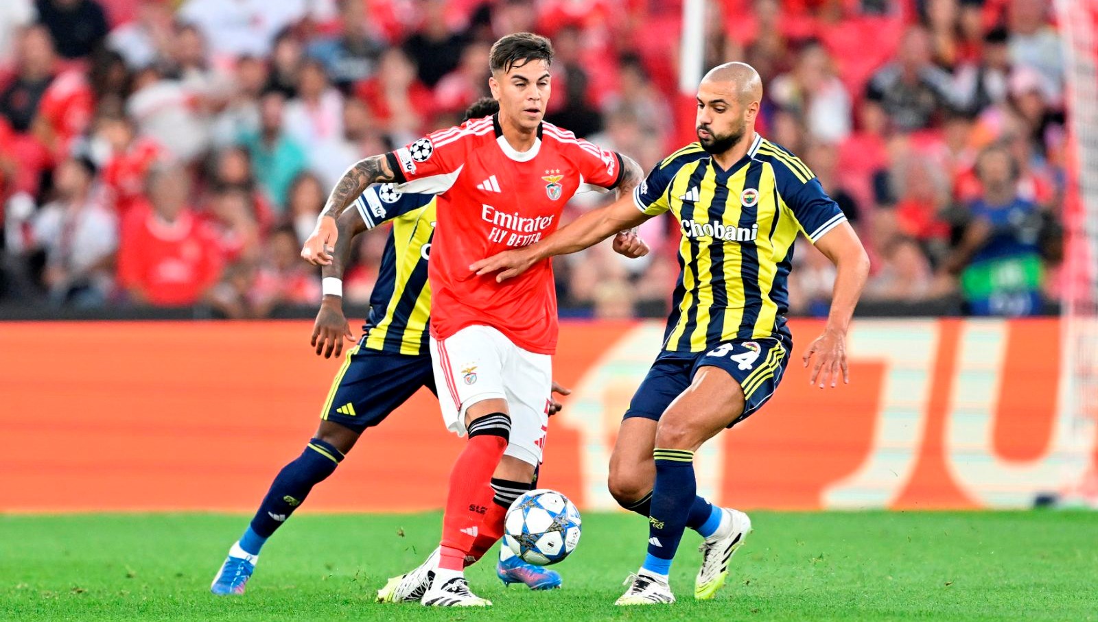 Spor Yazarlarından Sert Eleştiri: Benfica-Fenerbahçe Maçı Üzerine