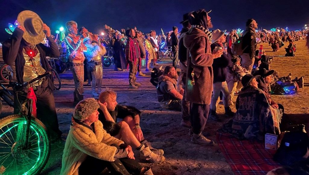 Şaşırtan An: Festivaldeki Kadın Hamileliğinden Habersiz!