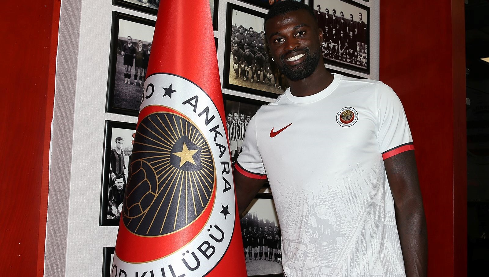M'Baye Niang, Gençlerbirliği'nde Yeni Bir Maceraya Atılıyor