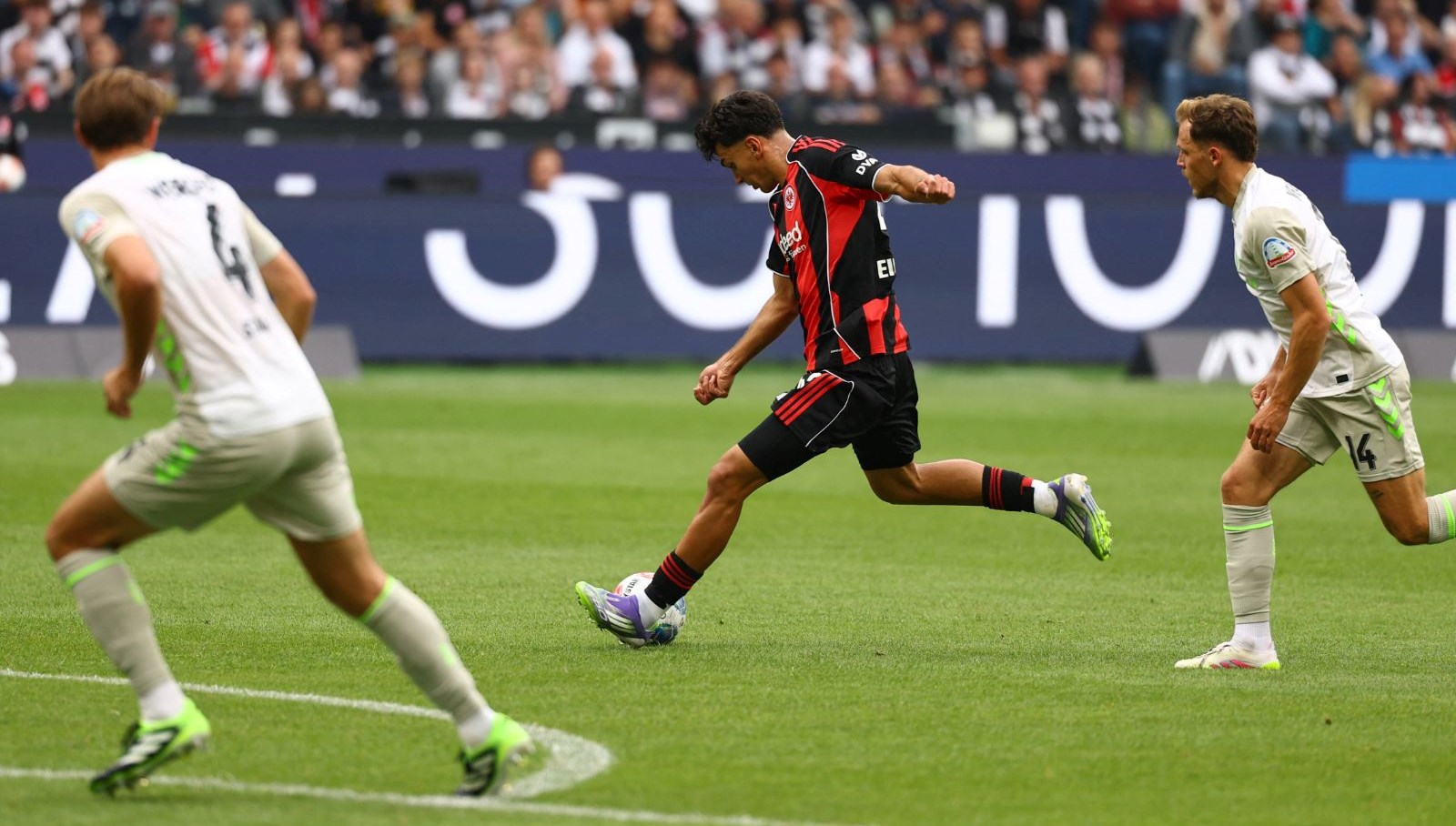 Can Uzun'un Göz Alıcı Performansı: Frankfurt'tan 2'de 2 Geldi!