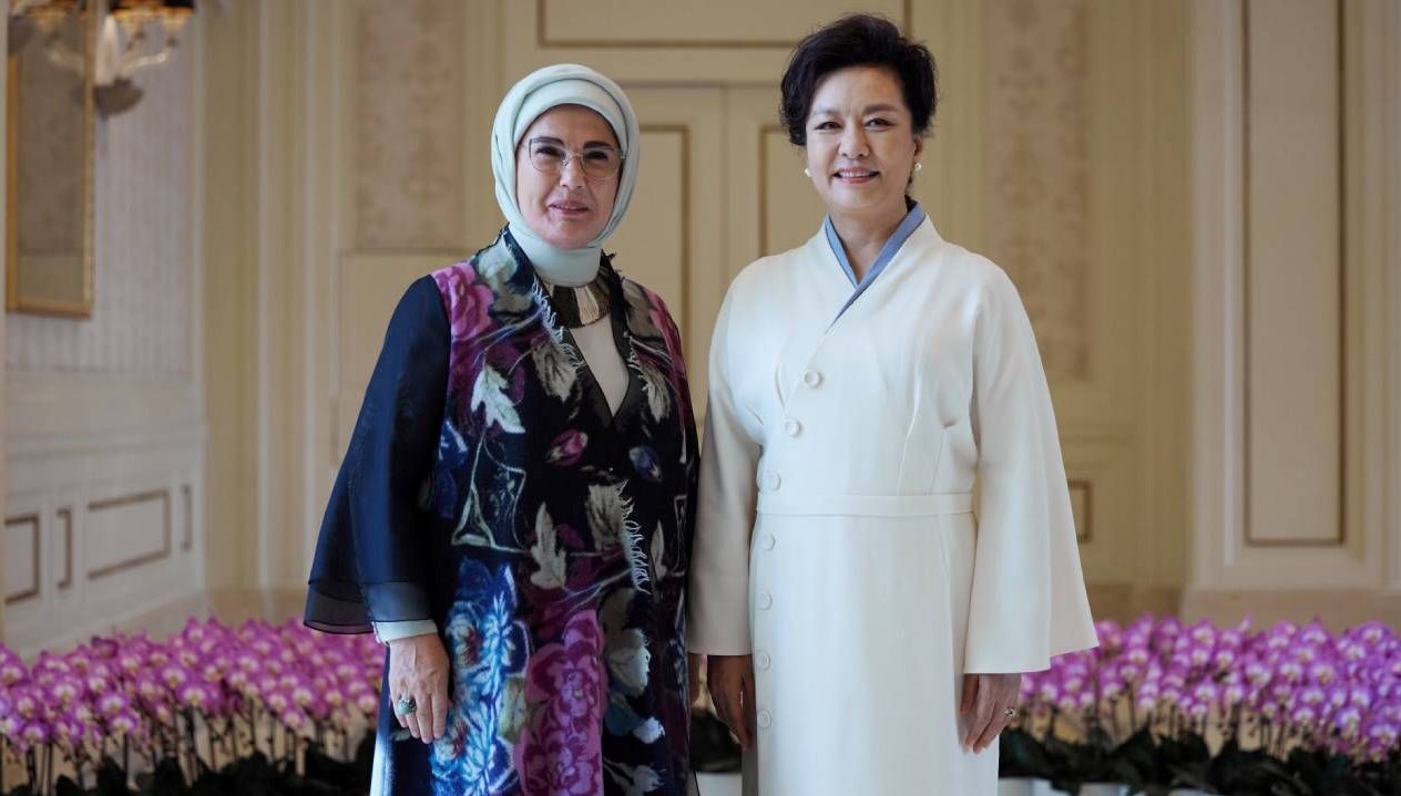 Emine Erdoğan, Çinli First Lady ile Bir Araya Geldi