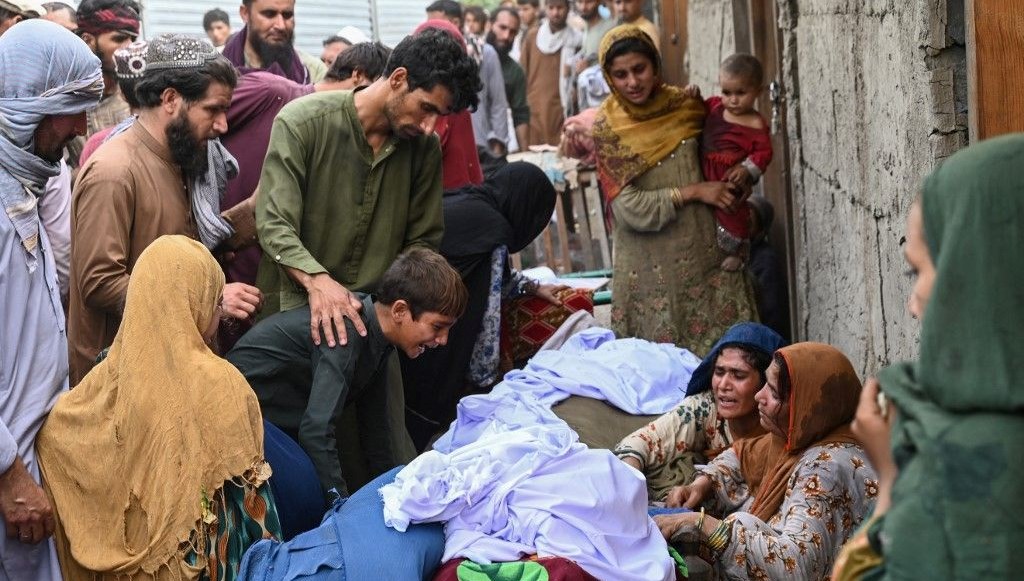 Afganistan'da Yıkıcı Deprem: Yardım Eksik, Kadınlar Kayıplara Karıştı