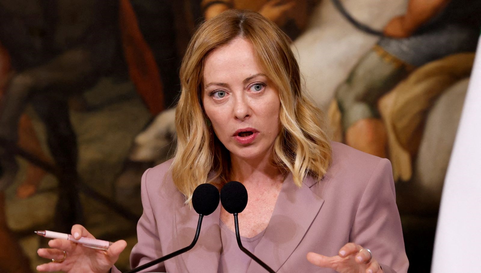 Meloni Hedefte: Porno ile Mücadelede Yeni Gelişmeler!