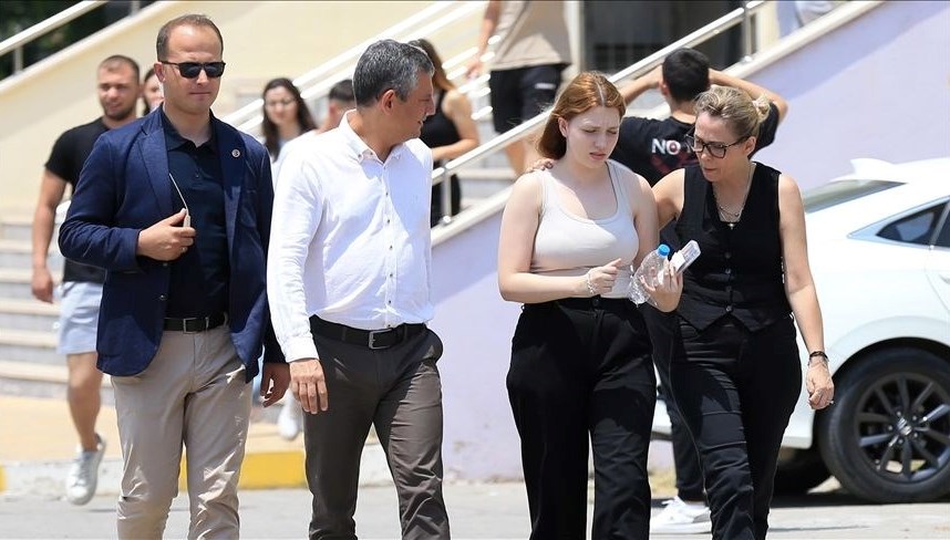 Özgür Özel, Ferdi Zeyrek'in Kızına Üniversite Kapılarını Araladı!