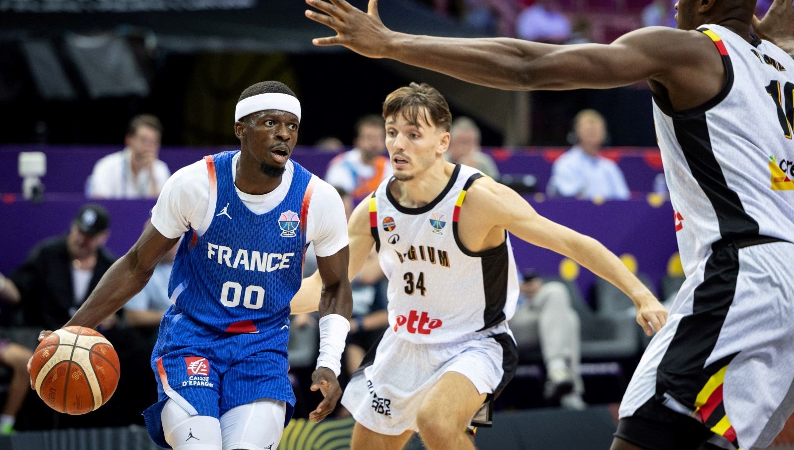 Fransız Basketbolcuya Irkçı Saldırı: