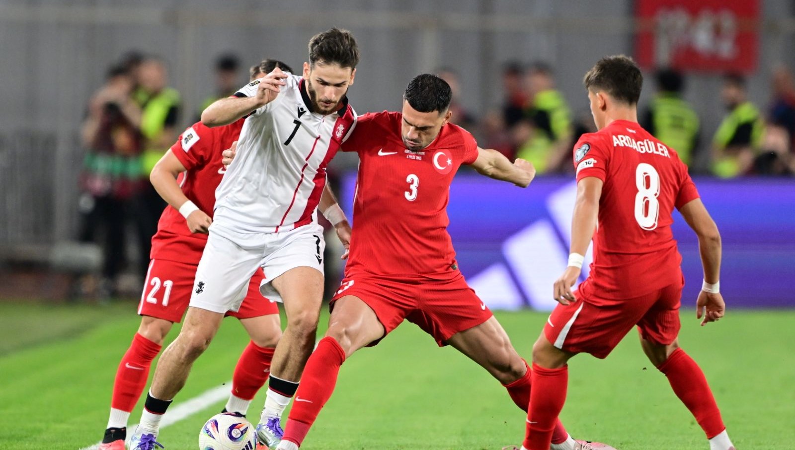 A Milli Takım’dan Açılış Zaferi: Barış Alper'in Kırmızı Kartı, 3 Golle 3 Puan!