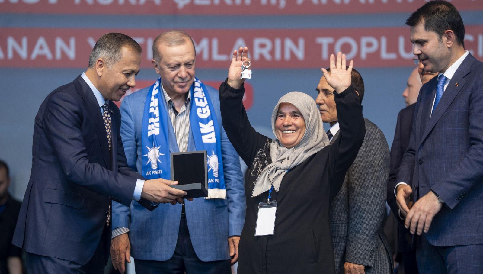 300 Yeni Konut Sahiplerini Buldu: