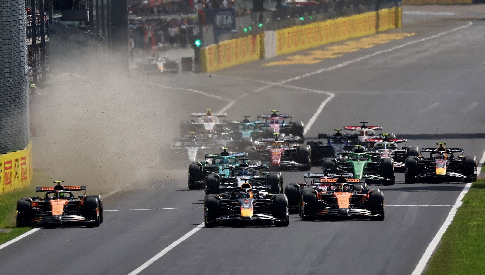 Verstappen, İtalya GP'sinde Fırtına Gibi Esti!