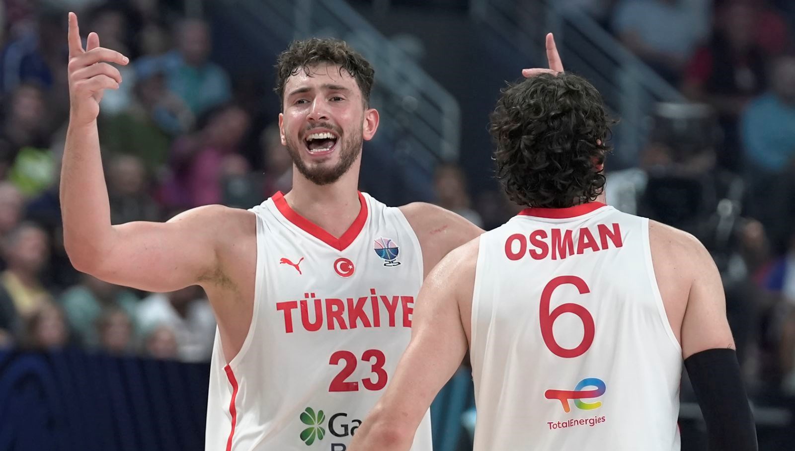 12 Dev Adam, Yarı Final İçin Polonya ile Kapışacak!