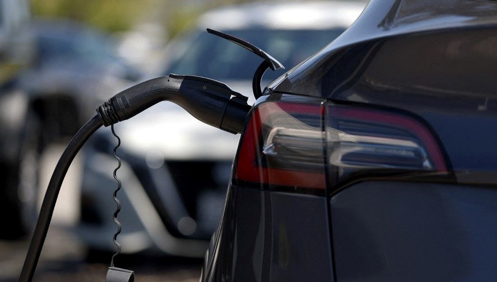 Tesla'dan devrim niteliğinde bir hamle: Şarj noktası her köşede!