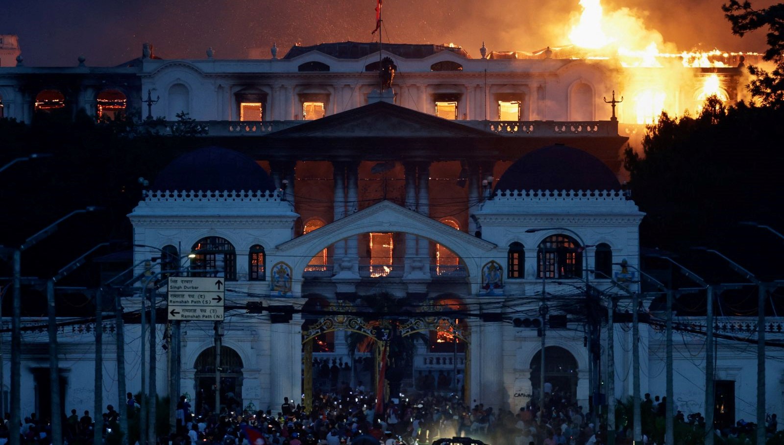 Nepal'de Z Kuşağının Sokak Hareketi: Neler Yaşanıyor?