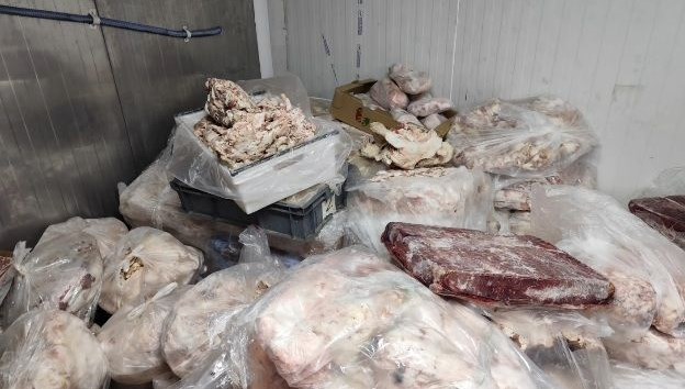 Bozuk Et Skandalı: Kilolarca Tehlikeli Et Çürütüldü, Üç İşletme Mahsur Kaldı!