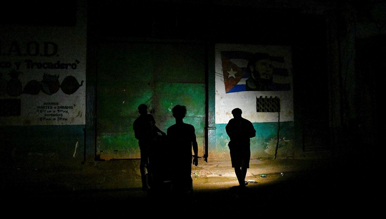 Küba’da Bir Gece: Karanlıklar İçinde Yine Doğdu