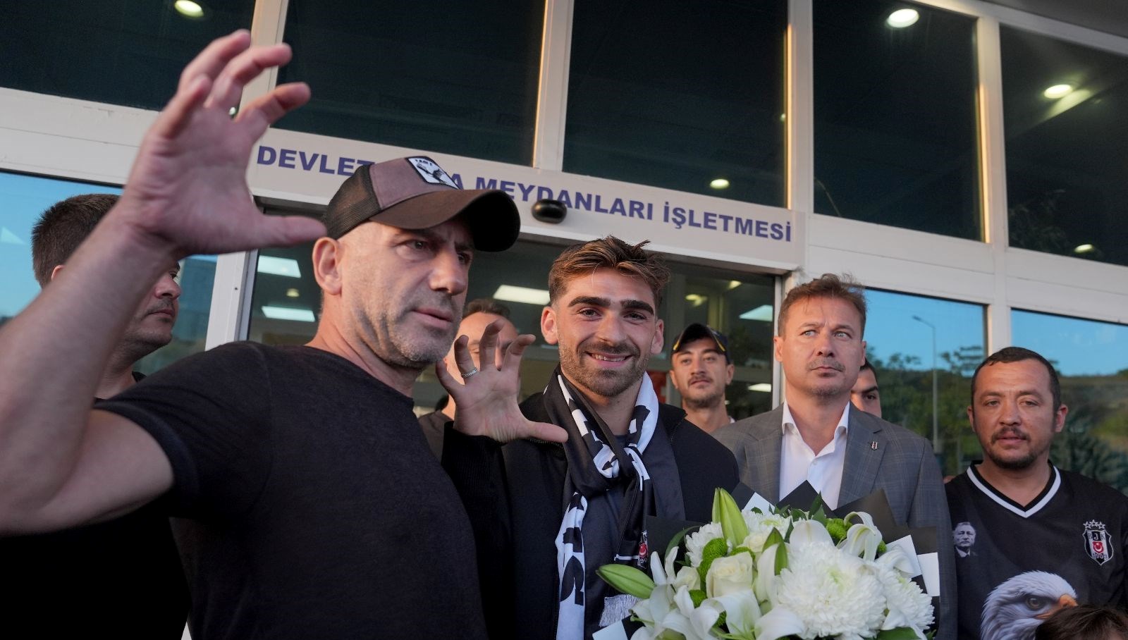 Beşiktaş, Nottingham Forest'tan Jota Silva'yı Kadrosuna Kattı! İstanbul'da Yepyeni Bir Başlangıç!
