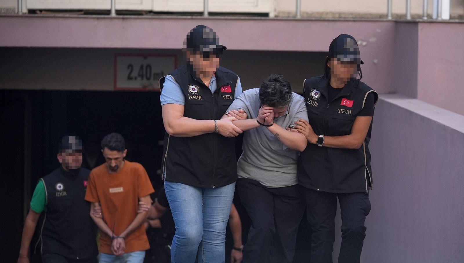 İzmir'deki Karakol Saldırısında Gözaltındaki Şüpheliler Adliyeye Sevk Edildi