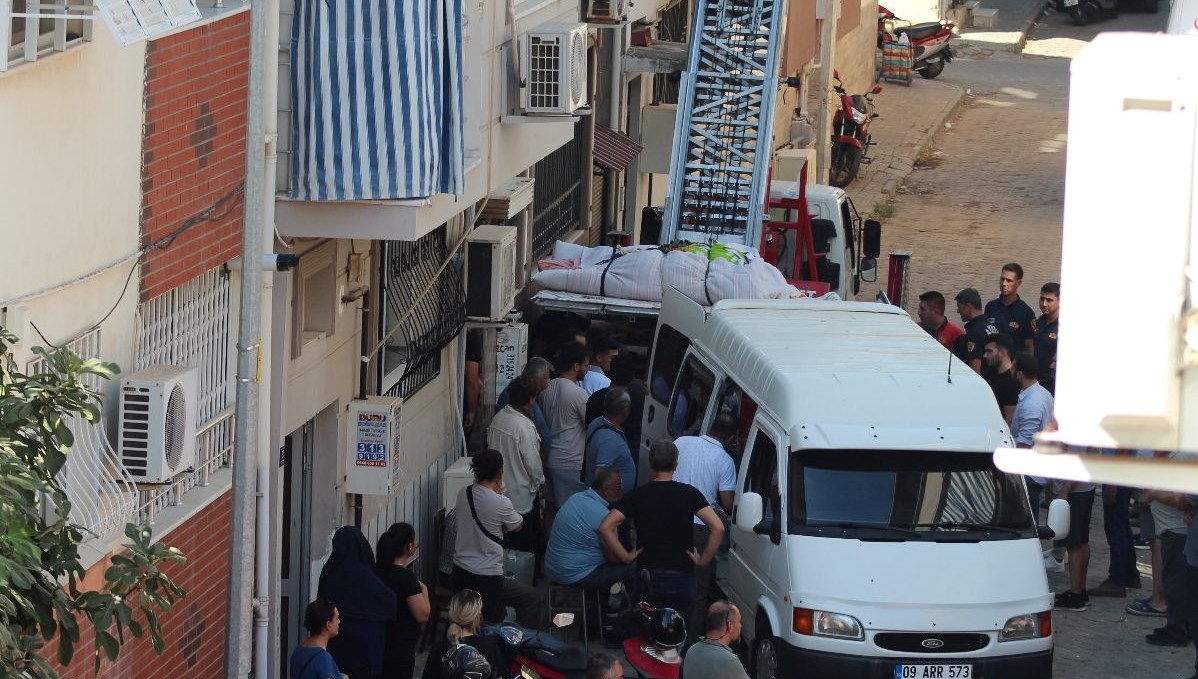 310 Kiloluk Yaşam: Yatakla Sınırlı Bir Hayat ve Cenazenin Taşınma Hikayesi