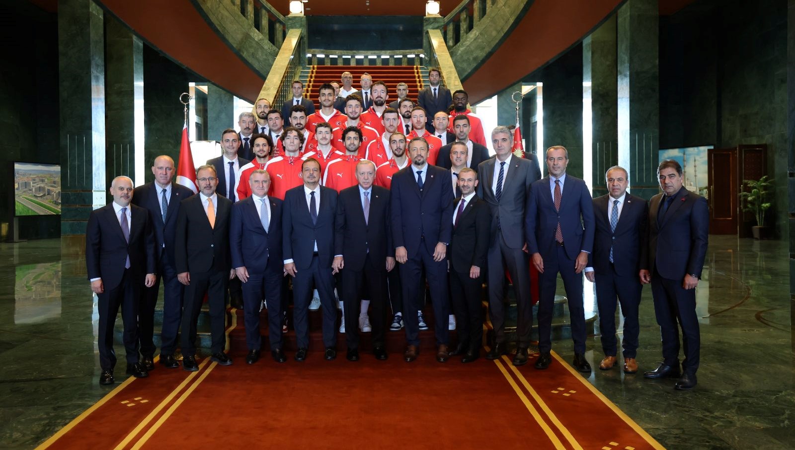 Cumhurbaşkanı Erdoğan, 12 Dev Adam'ı ağırladı: