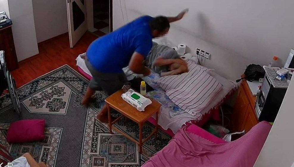 Şizofreni Tanısı Olan Doktorun Yatalak Anneye Şiddeti Sonucu Hastanede Hayatını Kaybetti