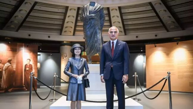 Japonya’nın Prensesi Akiko Mikasa’nın Türk Bayraklı Ojesi, Sosyal Medyada Gündem Oldu!