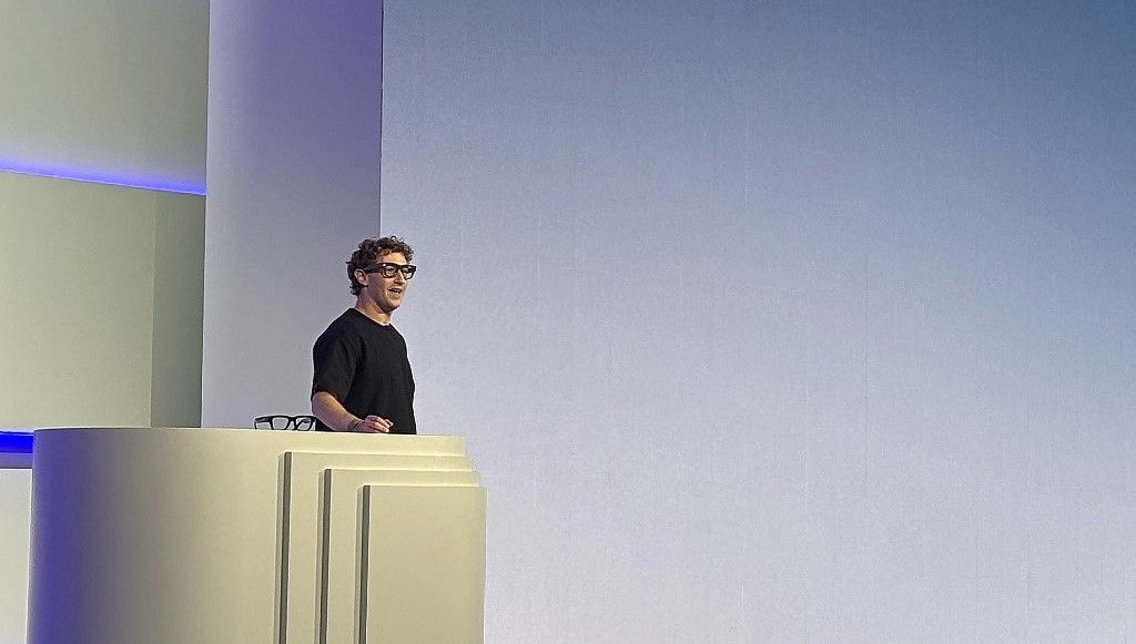 Zuckerberg'den Çarpıcı Tanıtım: Yapay Zeka Gözlüklerle Geleceğe Işık Tutuşacak!